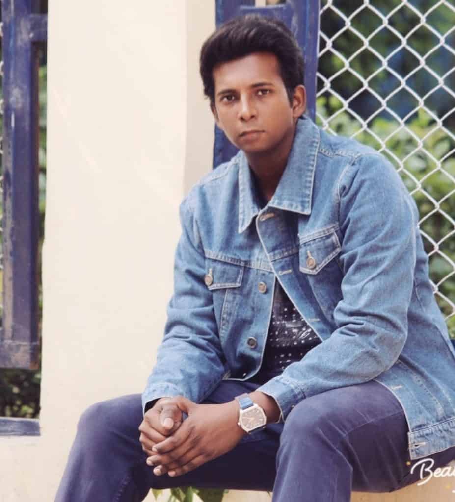 denim jacket with navy jeans